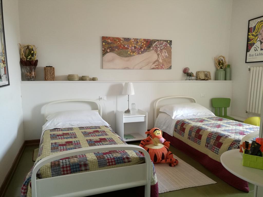 Olivia B&B And Apartment Cantagrillo Bagian luar foto